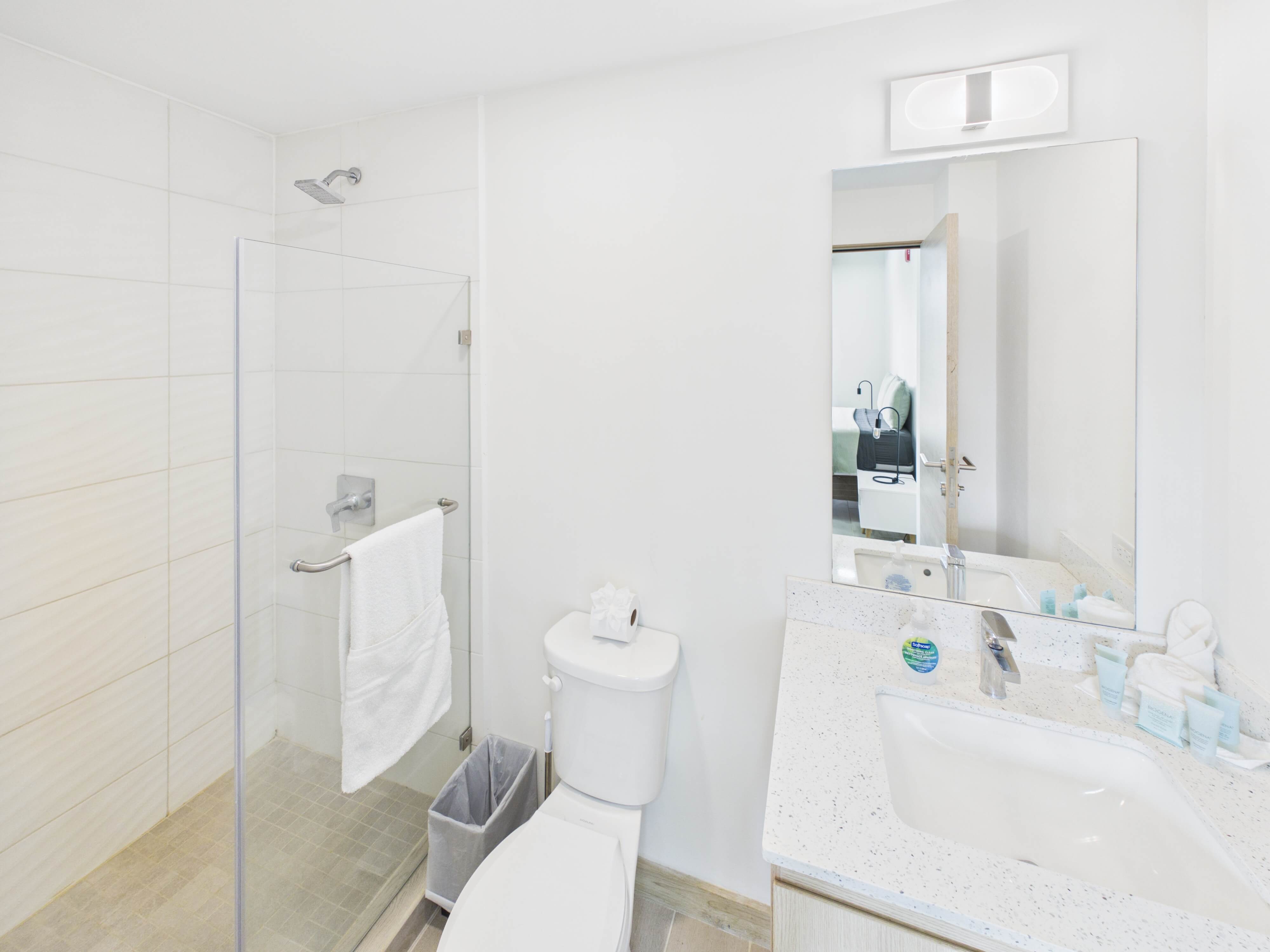 Una Habitaci&oacute;n, Duna Residences 7
